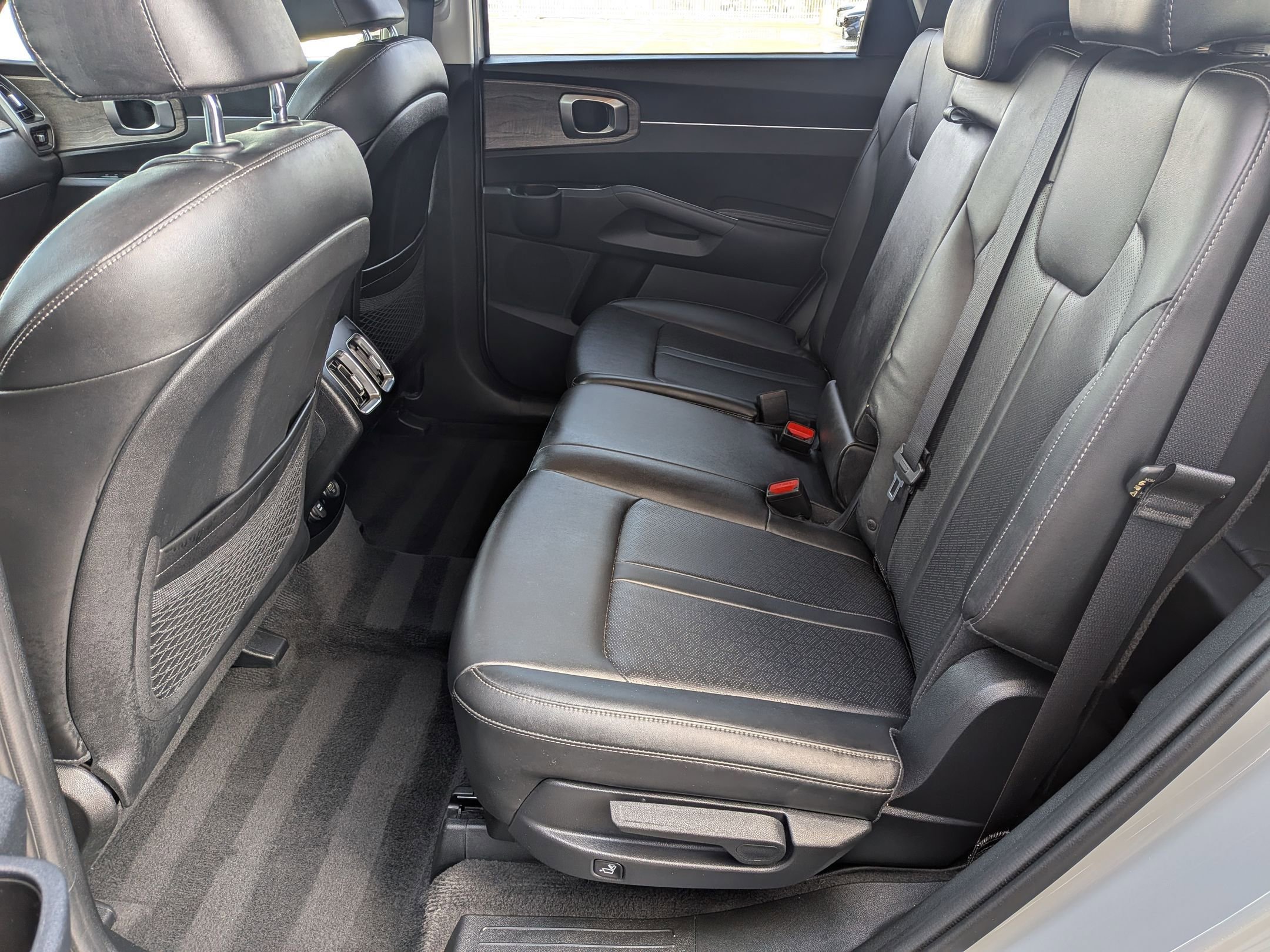 Used 2023 Kia Sorento S image 25