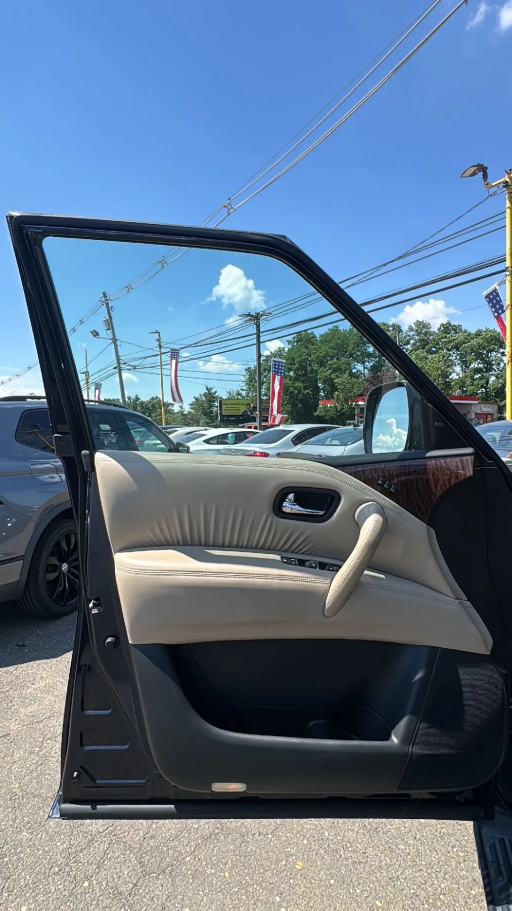 Used 2019 Nissan Armada Platinum w/ Interior Lighting Package AWD/4WD image 9