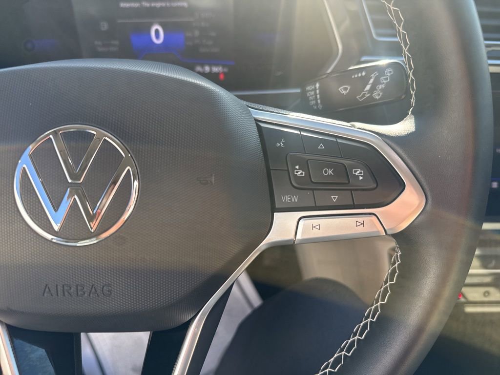 Used 2022 Volkswagen Tiguan SE image 12