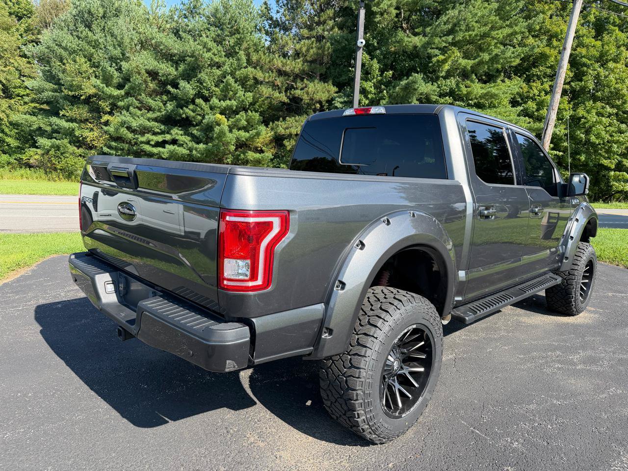 Used 2017 Ford F150 XLT w/ Equipment Group 302A Luxury AWD/4WD image 5