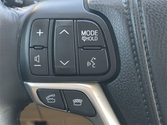 Used 2014 Toyota Highlander XLE image 25