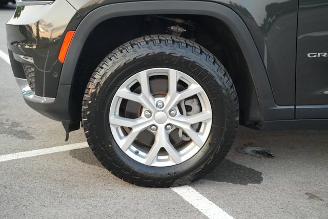 Used 2023 Jeep Grand Cherokee L Limited w/ Luxury Tech Group II RWD image 11