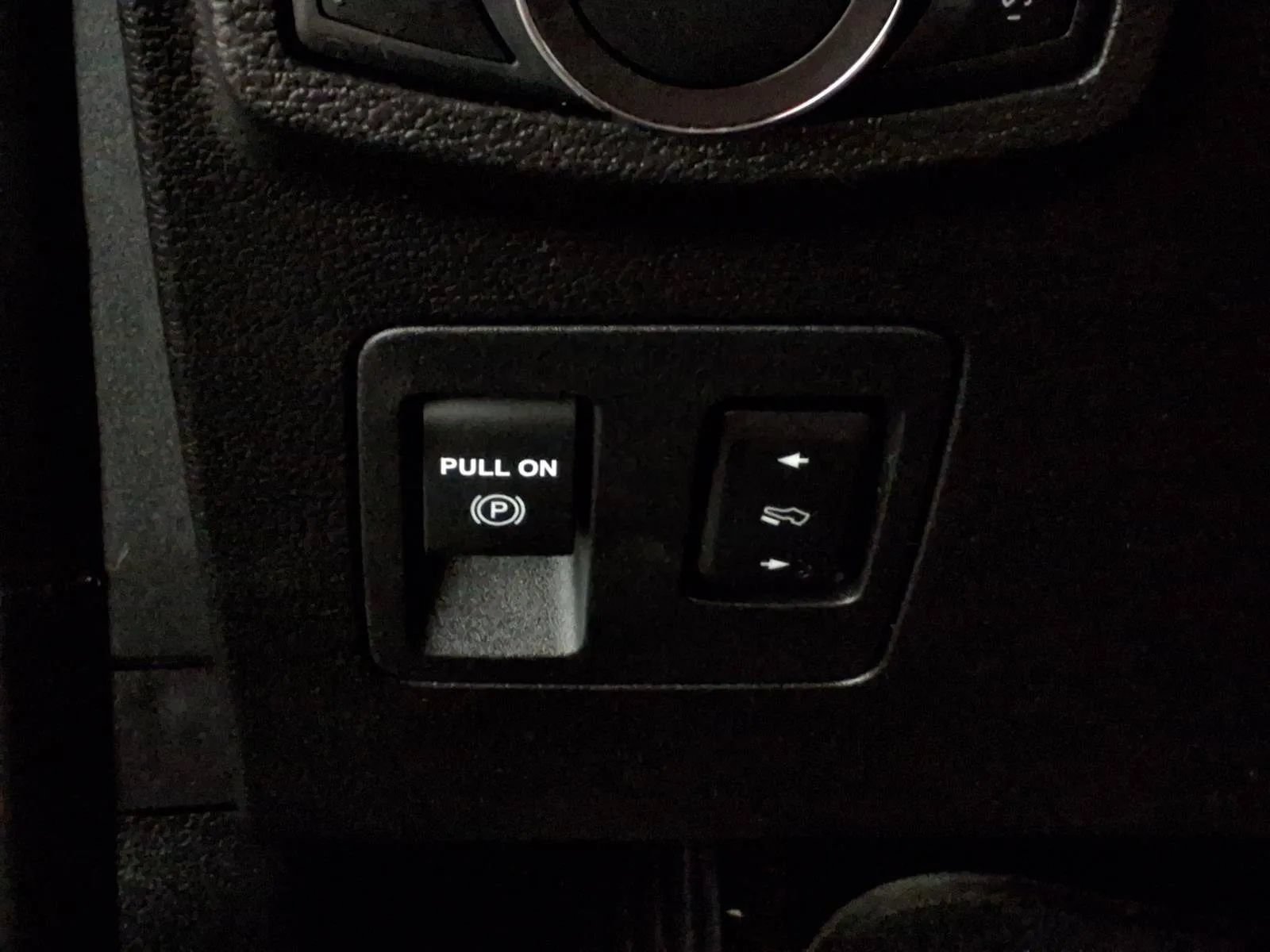 Used 2019 Ford Expedition XLT w/ Equipment Group 202A AWD/4WD image 21