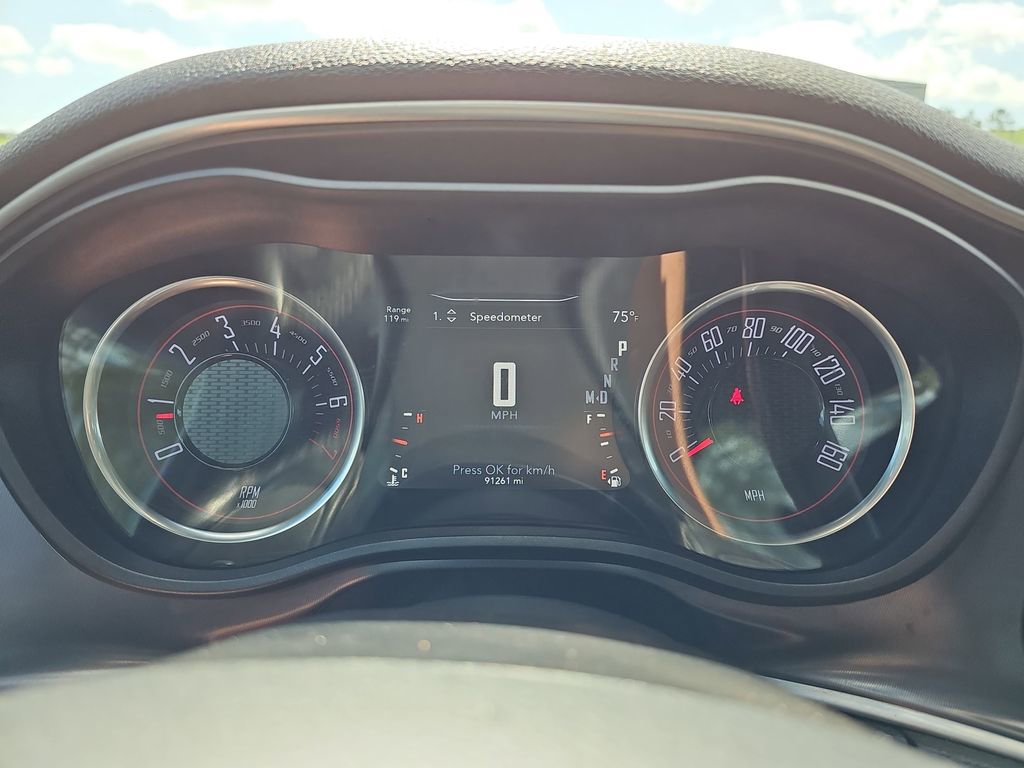 Used 2020 Dodge Challenger SXT image 23