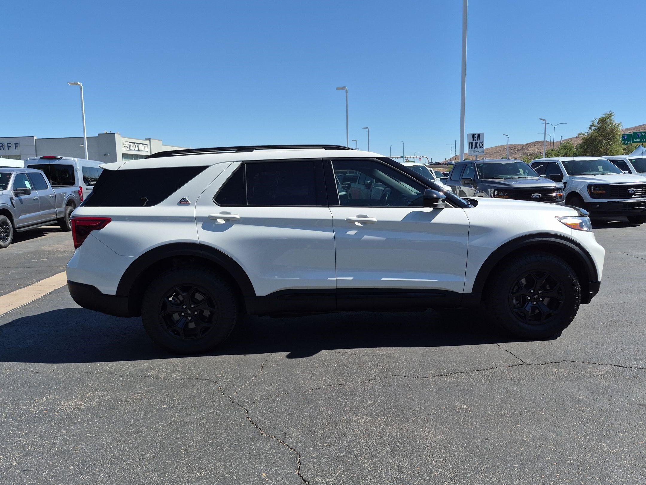 Certified 2022 Ford Explorer Timberline w/ Timberline Technology Package AWD/4WD image 3