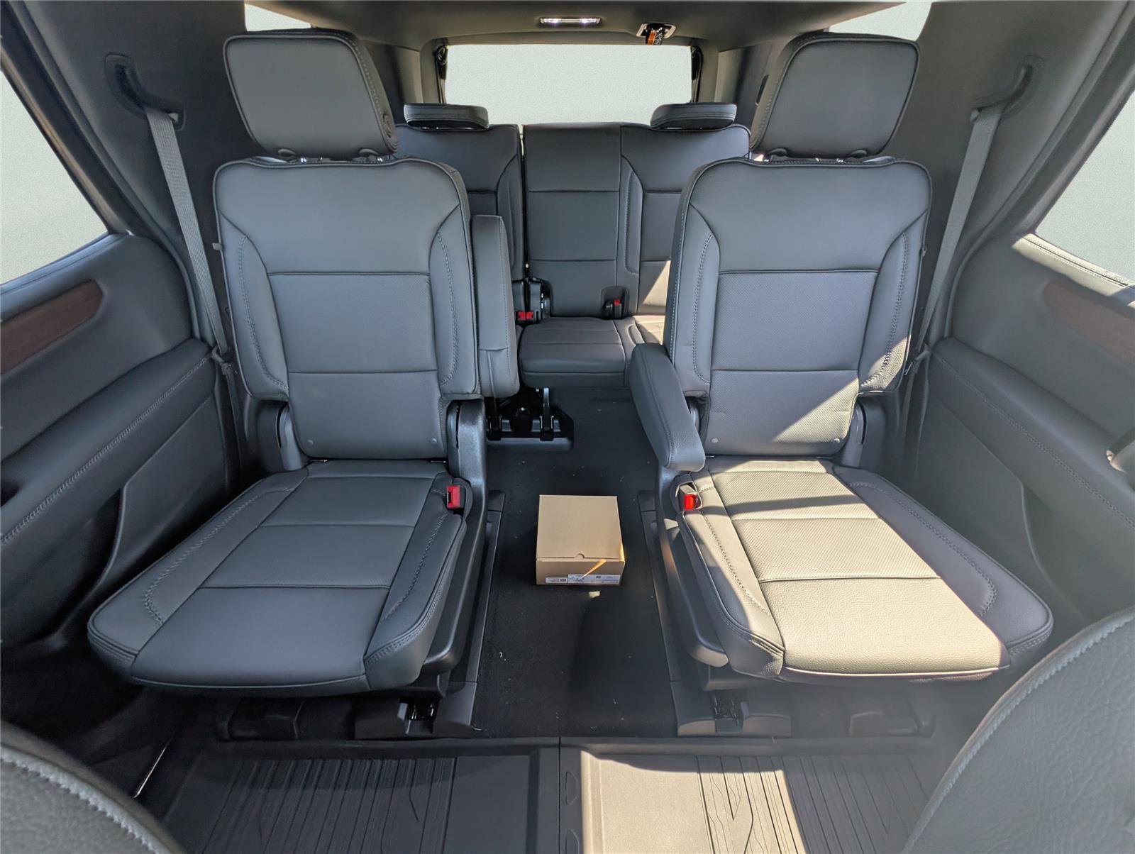 New 2026 GMC Yukon Denali w/ Denali Reserve Package image 25