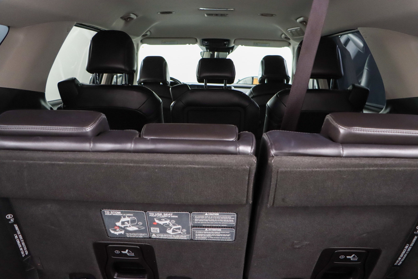 Used 2024 Kia Carnival LX image 30