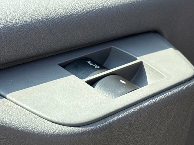 Used 2011 GMC Savana 1500 RWD image 13