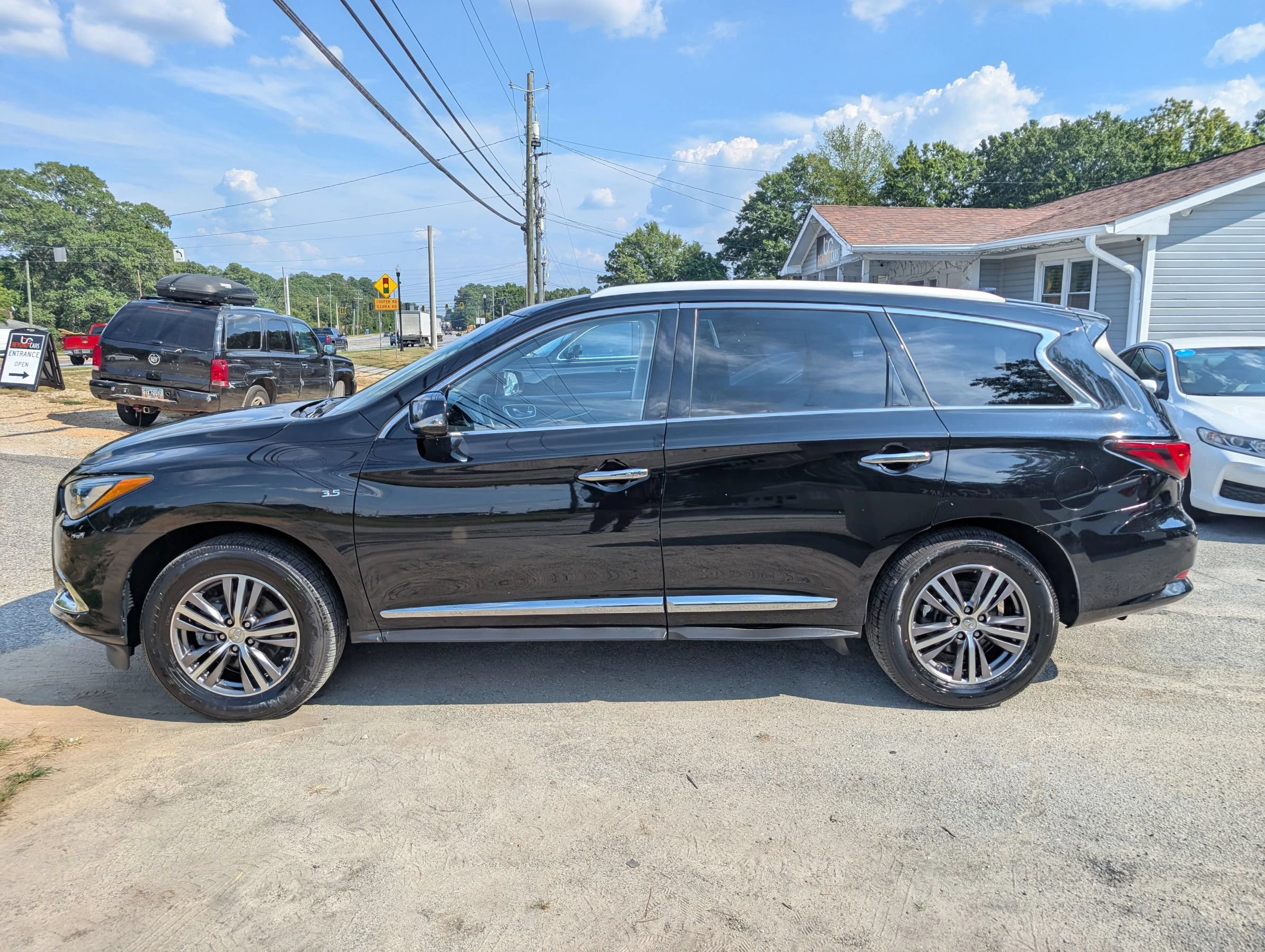 Used 2018 INFINITI QX60 Luxe w/ Premium Plus Package AWD/4WD image 4