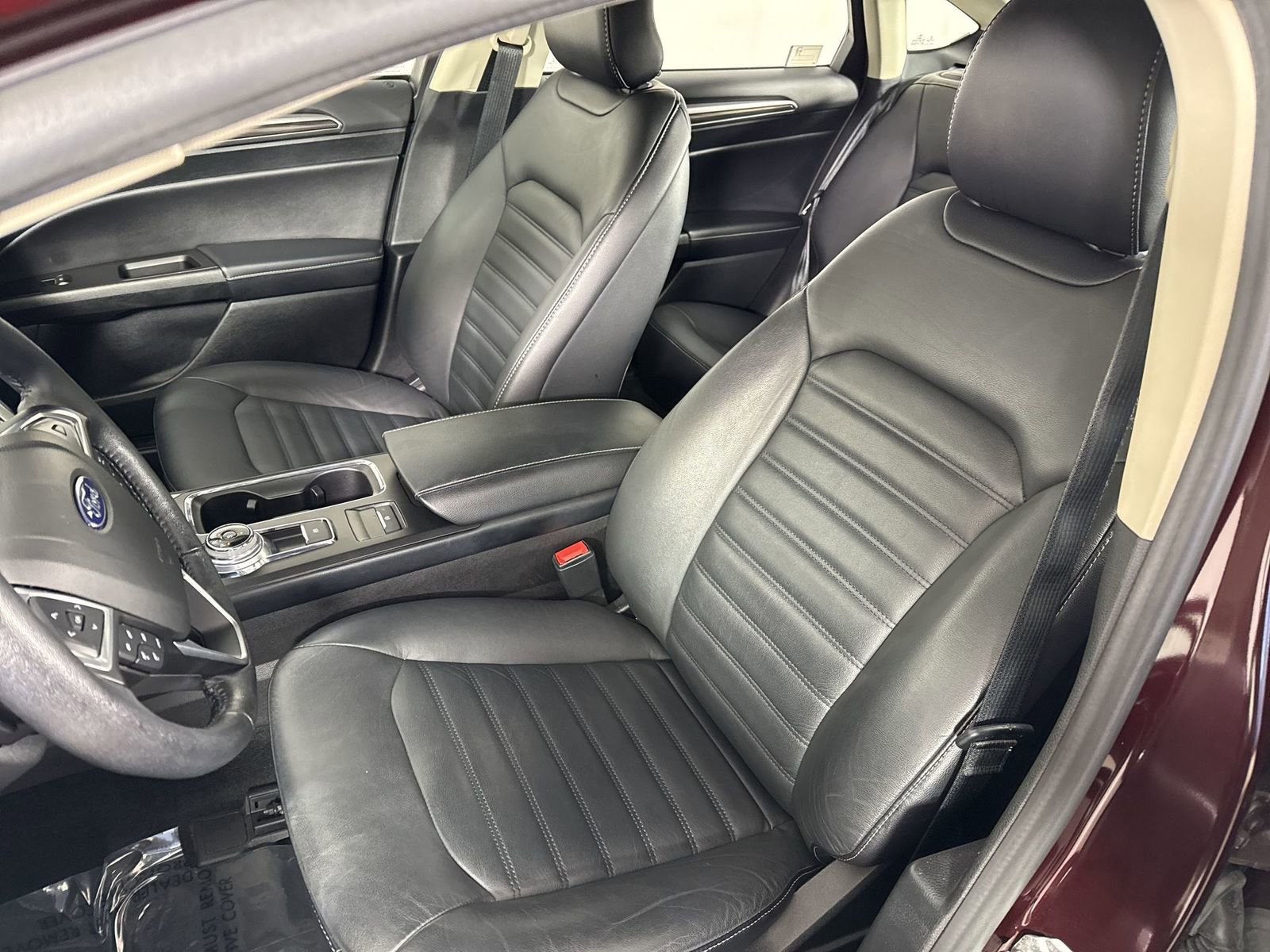 Used 2017 Ford Fusion SE w/ Fusion SE Technology Package image 20