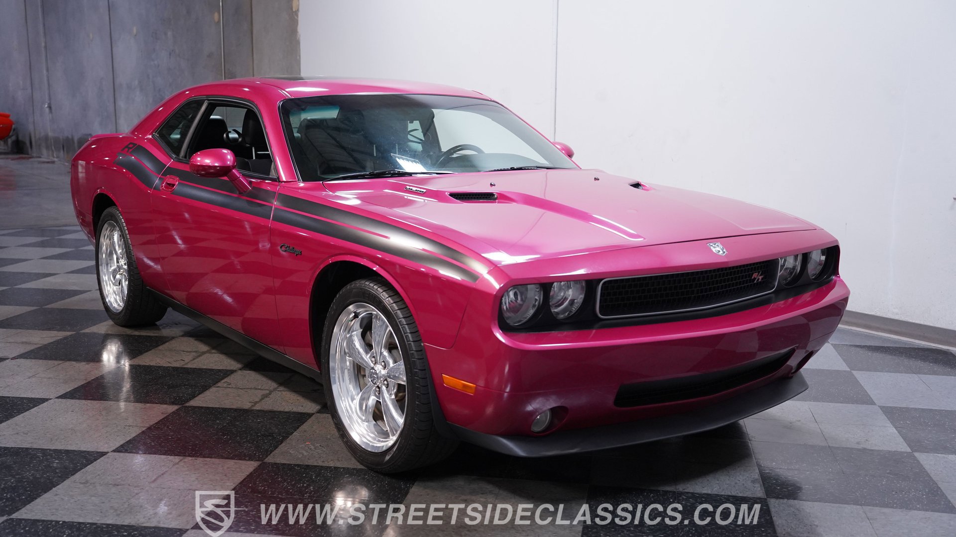 Used 2010 Dodge Challenger R/T RWD image 14