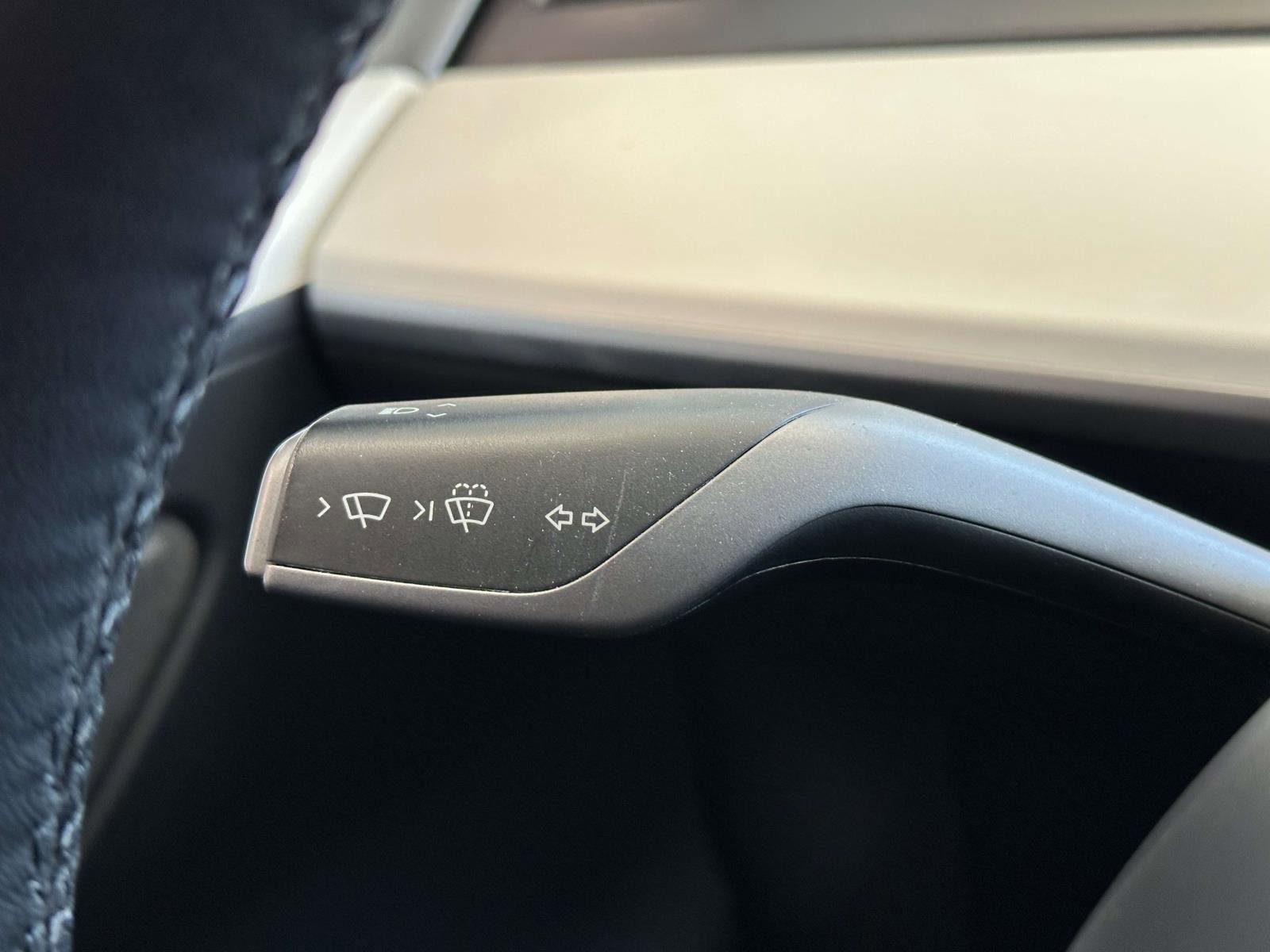 Used 2023 Tesla Model Y Long Range image 28