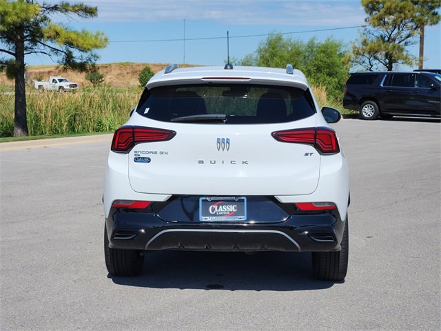 Used 2024 Buick Encore GX Sport Touring image 6