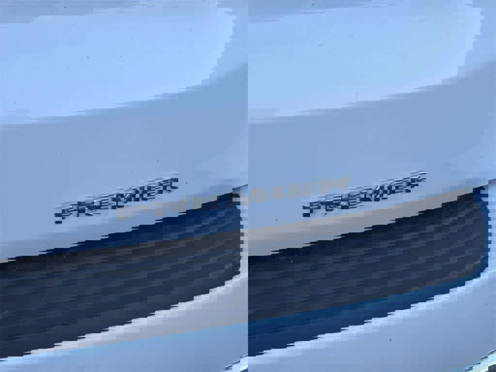 Used 2023 Chevrolet Suburban Premier image 34