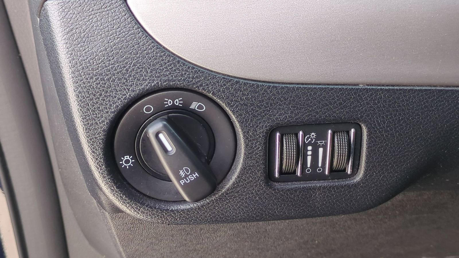 Used 2013 Dodge Grand Caravan R/T w/ Trailer Tow Group image 18