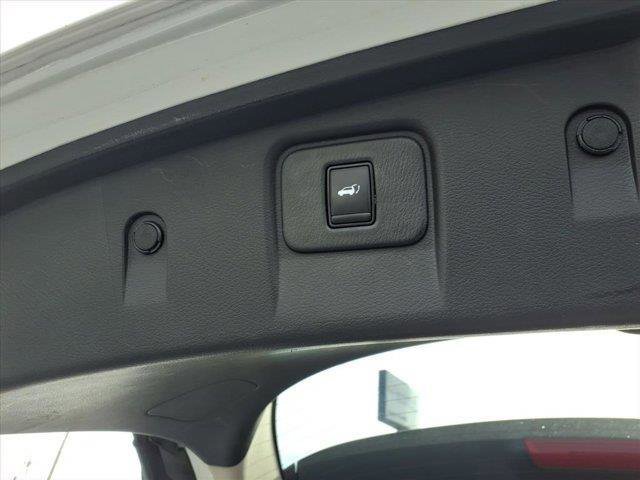 Used 2018 Nissan Murano SL w/ Moonroof Package image 13