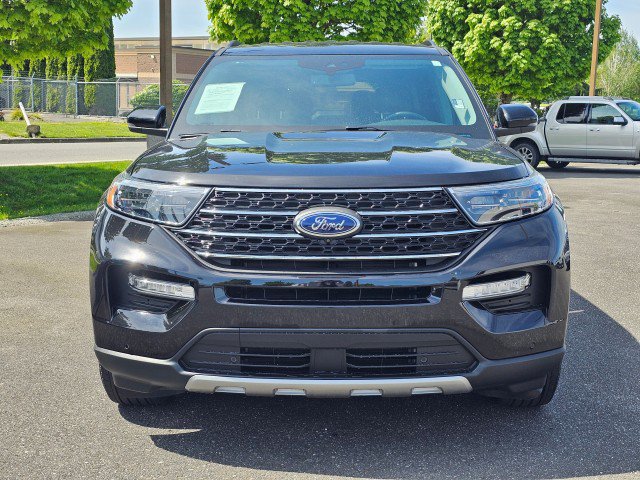 Used 2023 Ford Explorer XLT w/ Equipment Group 202A AWD/4WD image 2