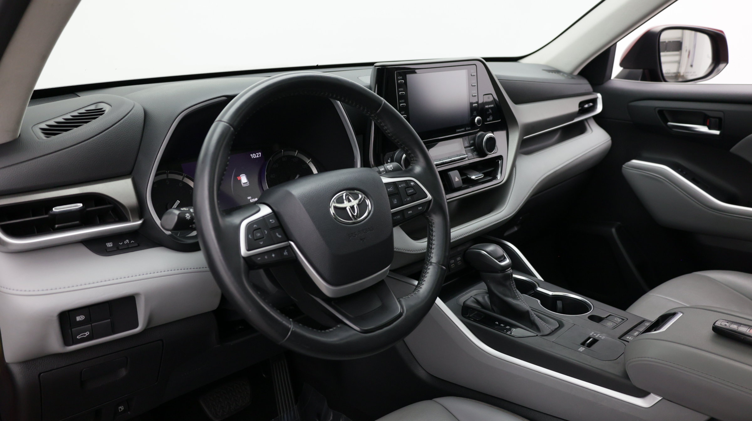Used 2022 Toyota Highlander XLE FWD image 16