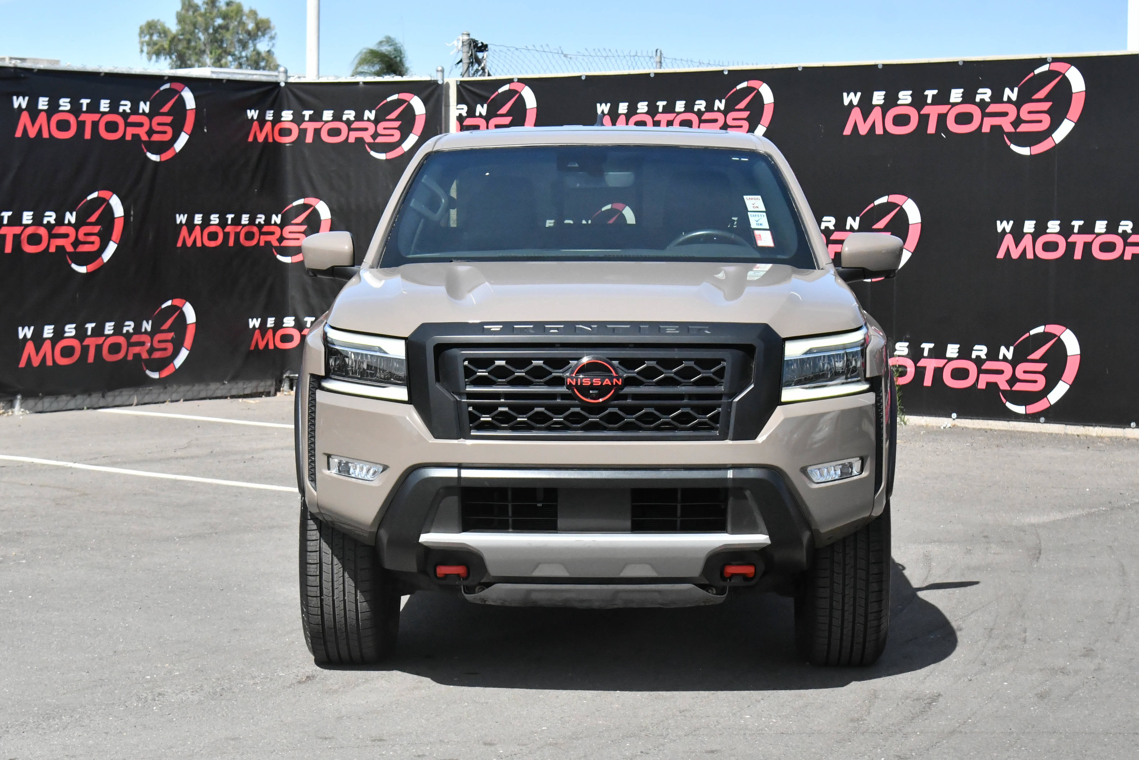 Used 2023 Nissan Frontier PRO-4X w/ Pro-4X Premium Package AWD/4WD image 2