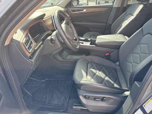 Used 2024 Volkswagen Atlas SE image 11