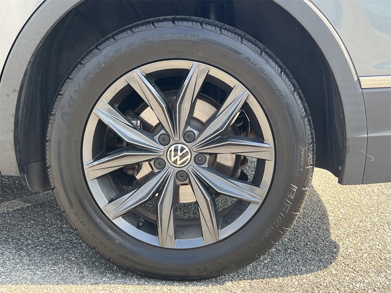 Used 2023 Volkswagen Tiguan SE image 28