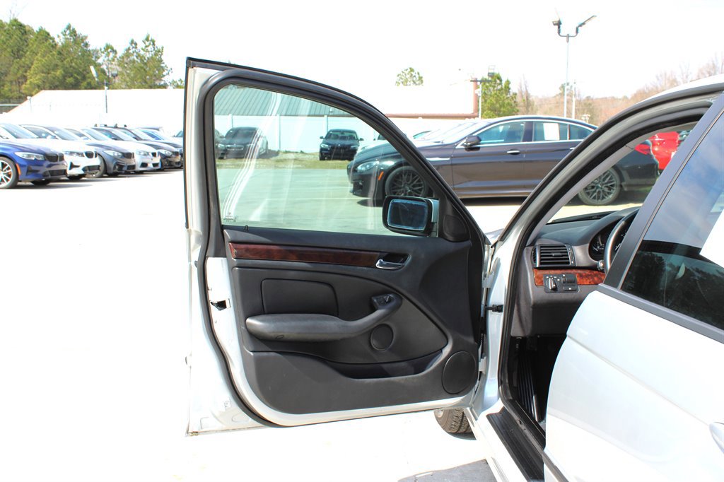 Used 2005 BMW 325i Sedan image 26