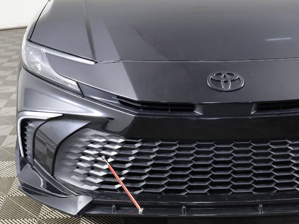 Used 2025 Toyota Camry SE FWD image 13