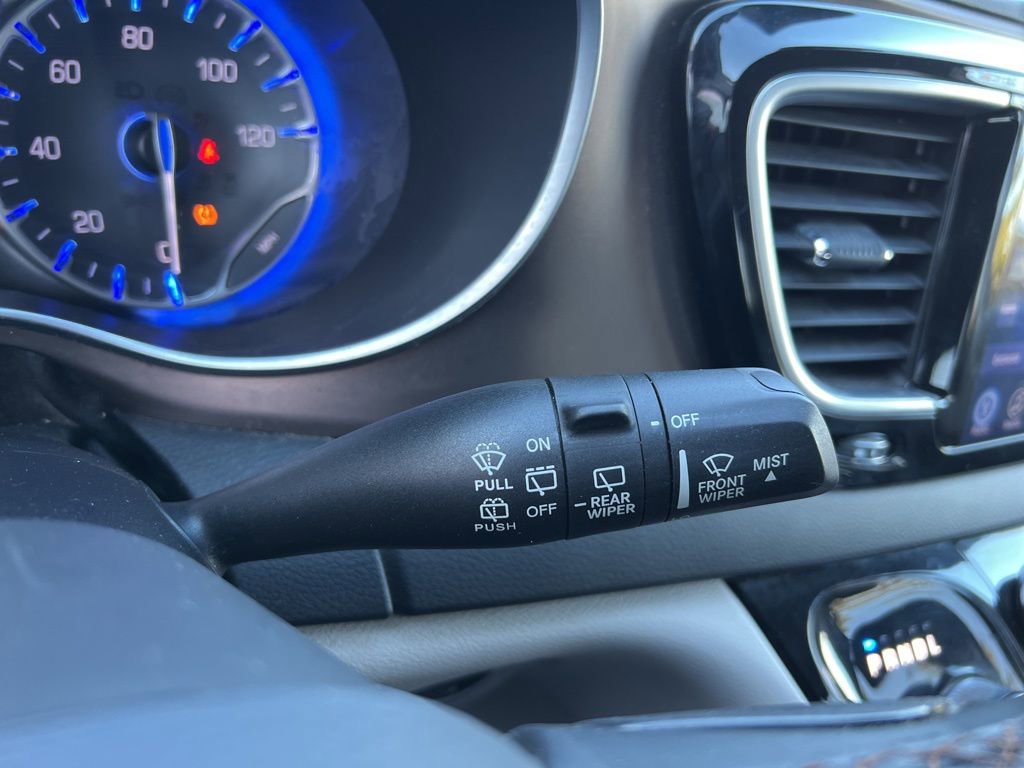 Used 2017 Chrysler Pacifica Touring-L Plus w/ Advanced Safetytec Group image 19