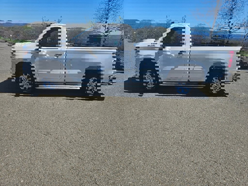 Used 2025 Chevrolet Silverado 1500 W/T image 2