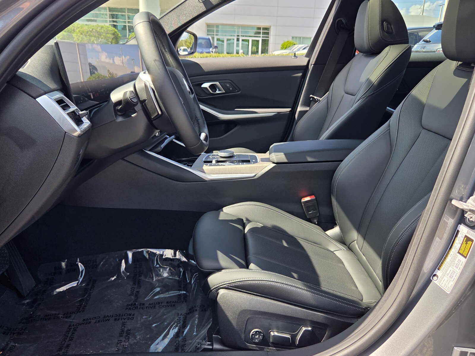 Certified 2025 BMW 330i Sedan RWD image 10