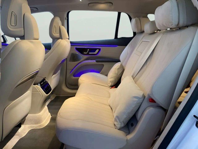 Used 2024 Mercedes-Benz EQS 450+ SUV image 21