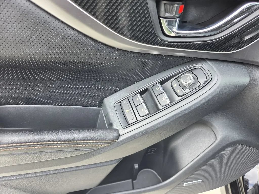 Used 2018 Subaru Crosstrek 2.0i Limited AWD/4WD image 12