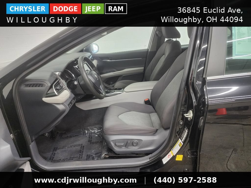 Used 2019 Toyota Camry LE FWD image 14