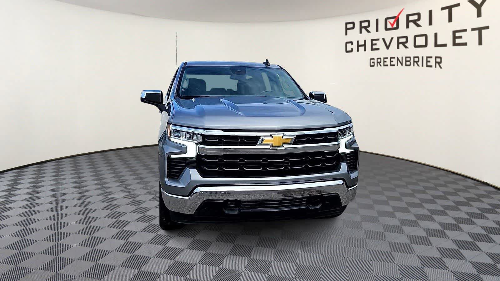 Used 2024 Chevrolet Silverado 1500 LT AWD/4WD image 3