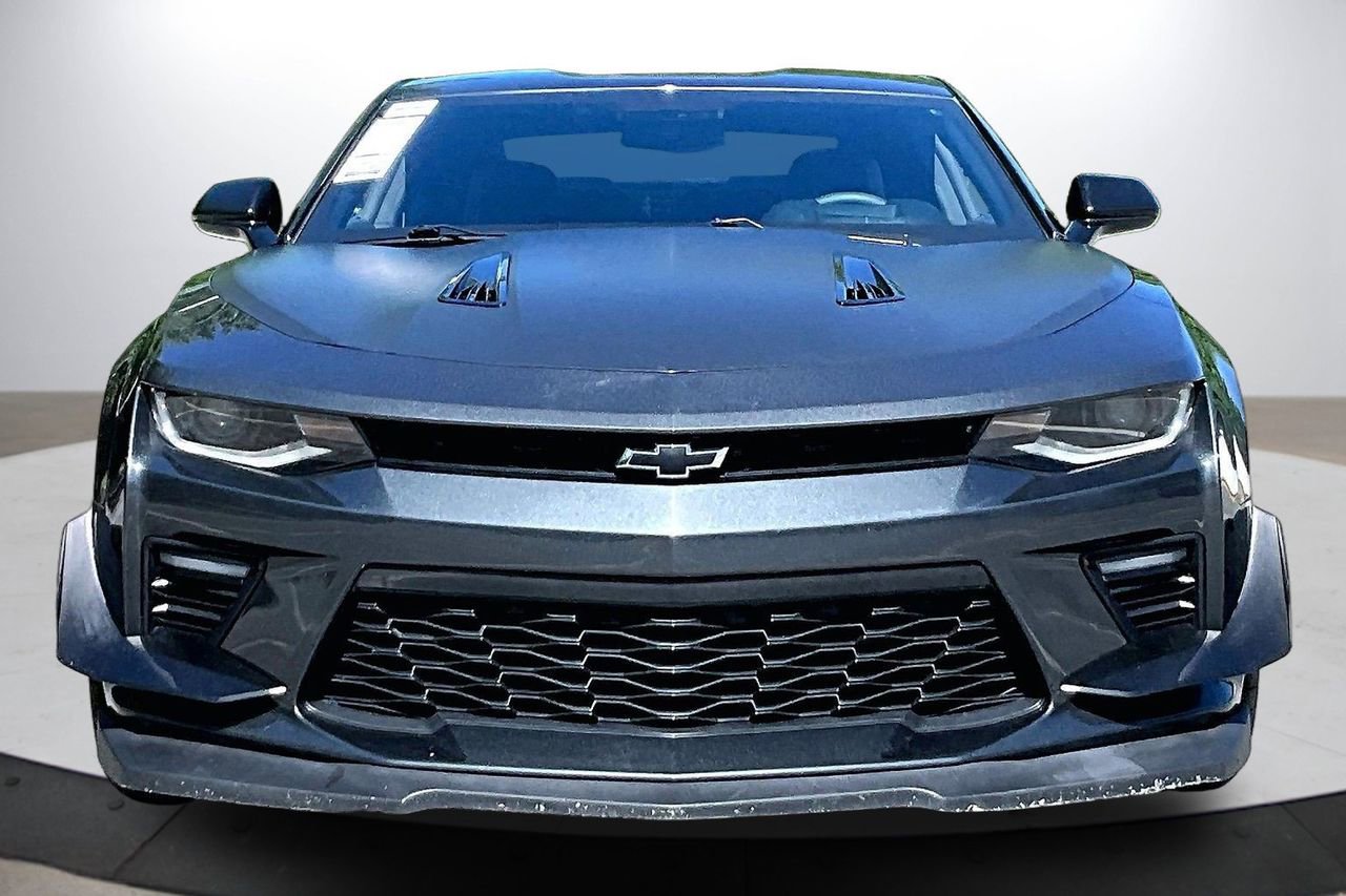 Used 2018 Chevrolet Camaro SS RWD image 3
