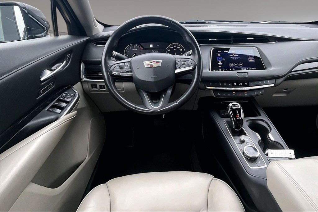Used 2023 Cadillac XT4 Premium Luxury w/ Enhanced Visibility Package FWD image 5