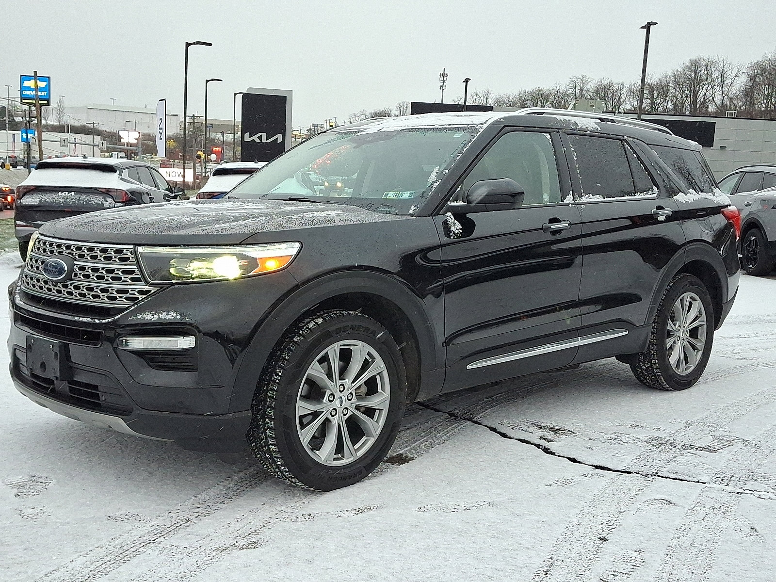 Used 2022 Ford Explorer Limited image 3