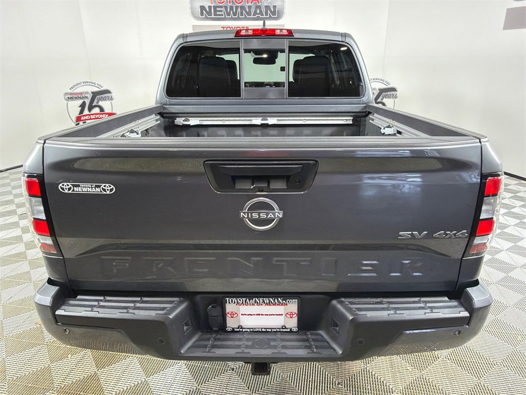 Used 2022 Nissan Frontier SV w/ SV Premium Package image 5