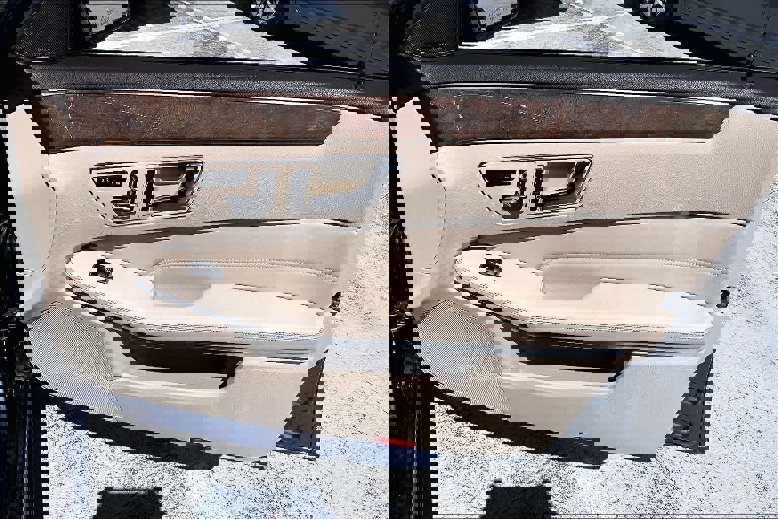 Used 2014 Mercedes-Benz E 350 4MATIC Sedan image 22