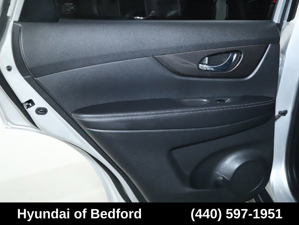 Used 2020 Nissan Rogue S w/ Special Edition Package FWD image 15