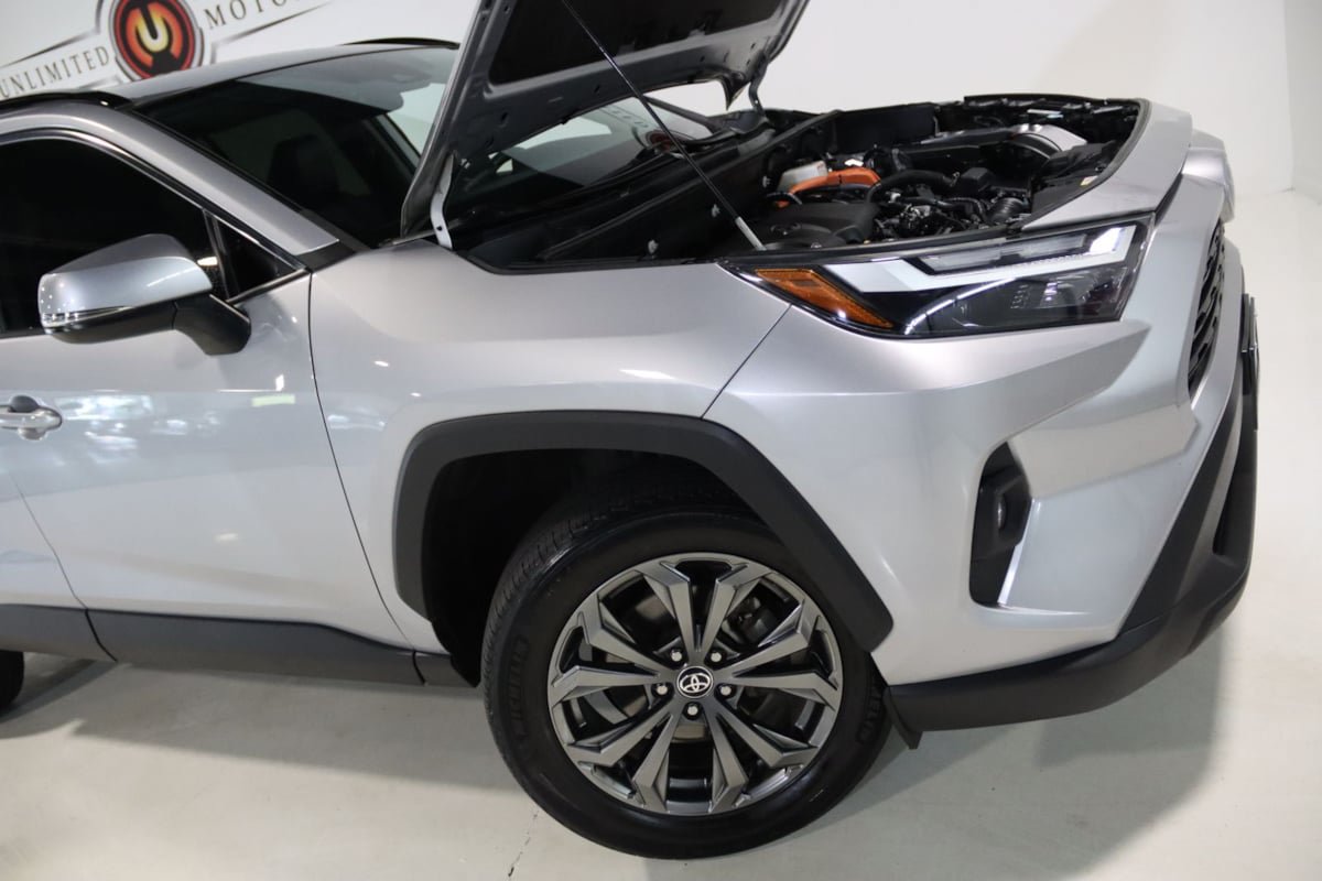 Used 2022 Toyota RAV4 XLE Premium AWD/4WD image 65