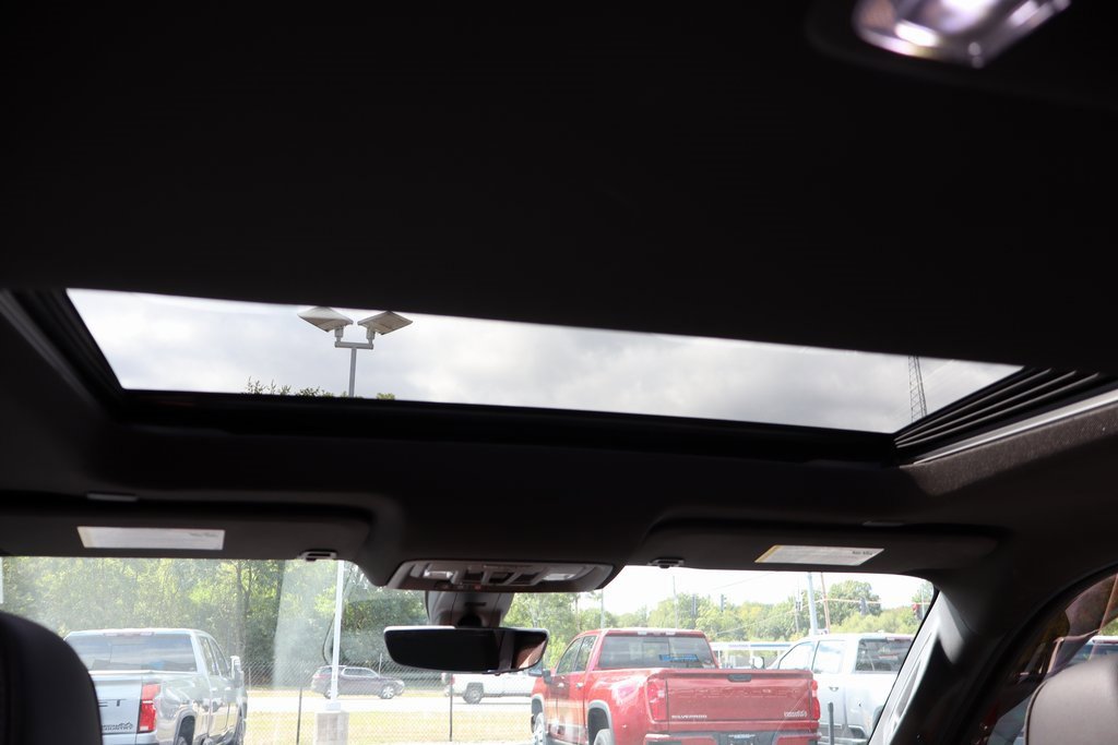 Used 2021 Chevrolet Silverado 1500 High Country w/ Technology Package image 23