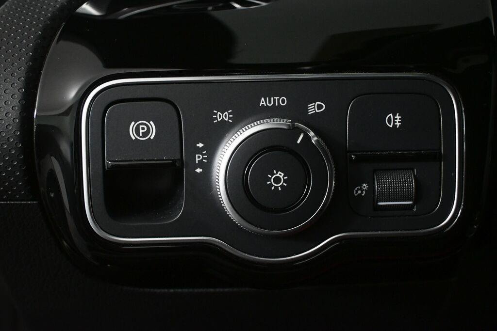 Certified 2023 Mercedes-Benz CLA 250 4MATIC image 9