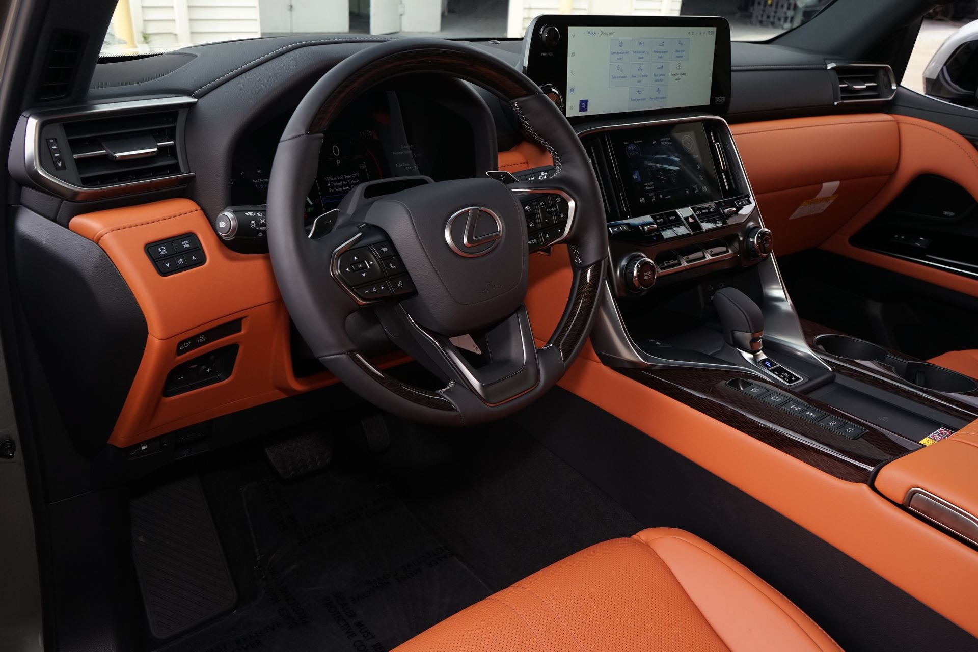 Used 2026 Lexus LX 700h Ultra Luxury w/ Accessory Package (Z1) AWD/4WD image 2