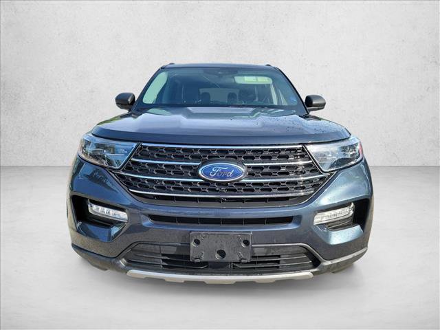 Used 2022 Ford Explorer XLT w/ Equipment Group 202A image 2