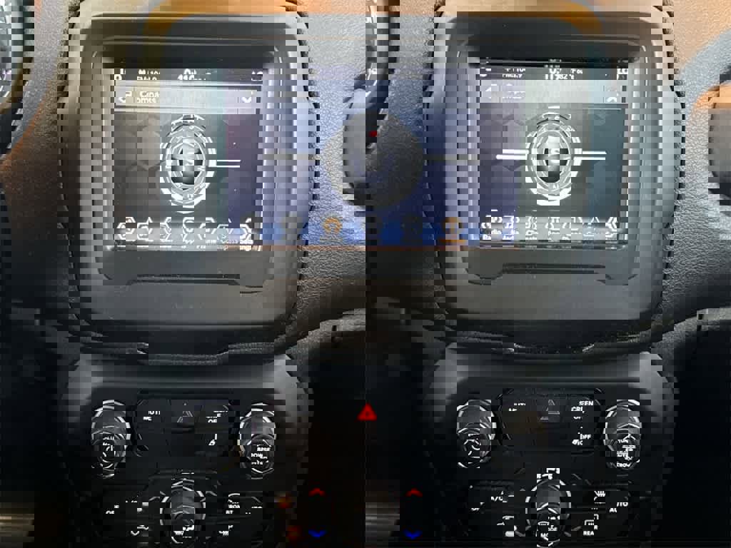 Used 2021 Jeep Renegade Trailhawk w/ Trailer Tow Group image 15