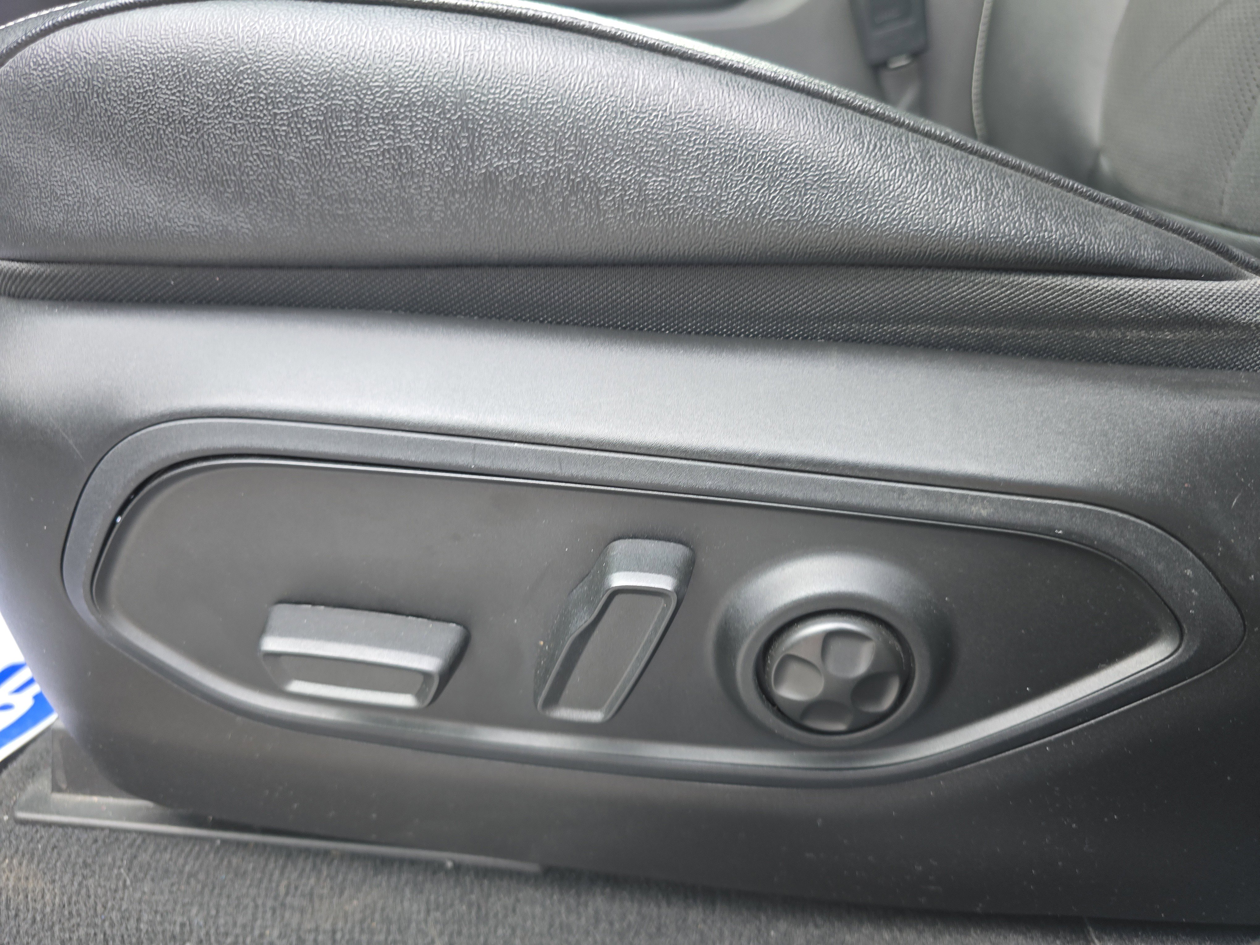 Used 2023 Jeep Grand Cherokee Altitude image 13