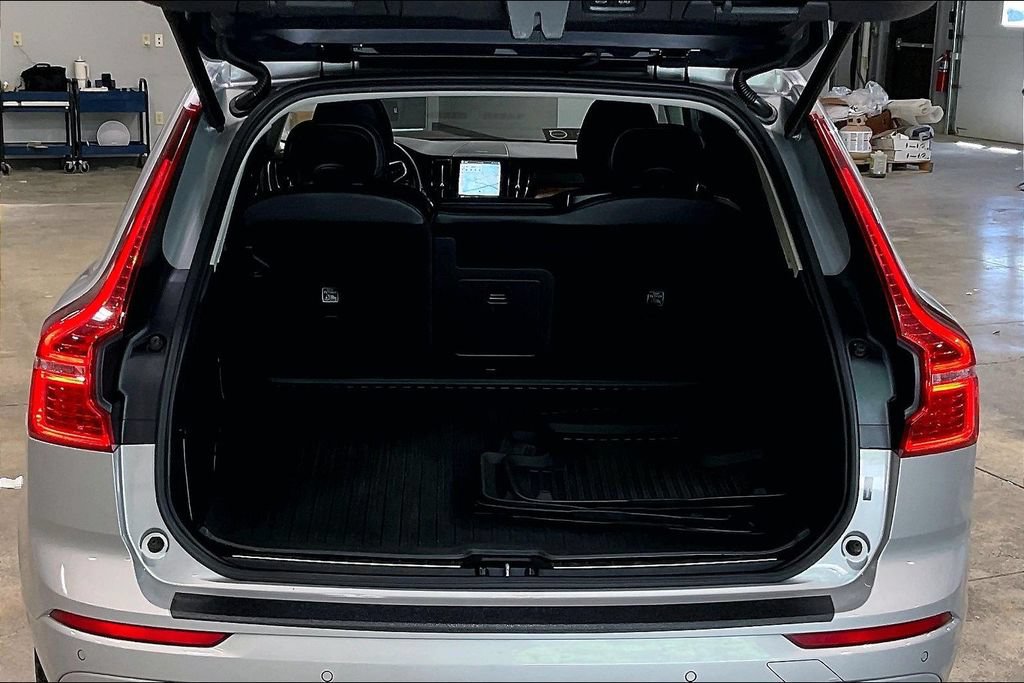 Certified 2023 Volvo XC60 B6 Ultimate w/ Climate Package AWD/4WD image 5
