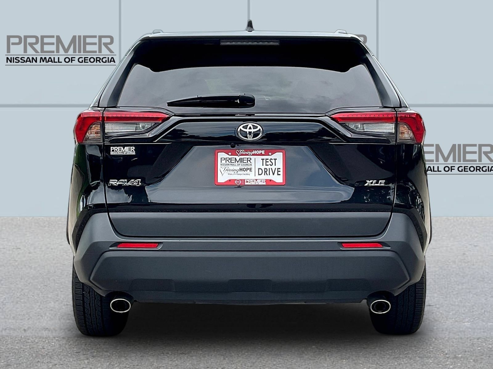 Used 2025 Toyota RAV4 XLE FWD image 6