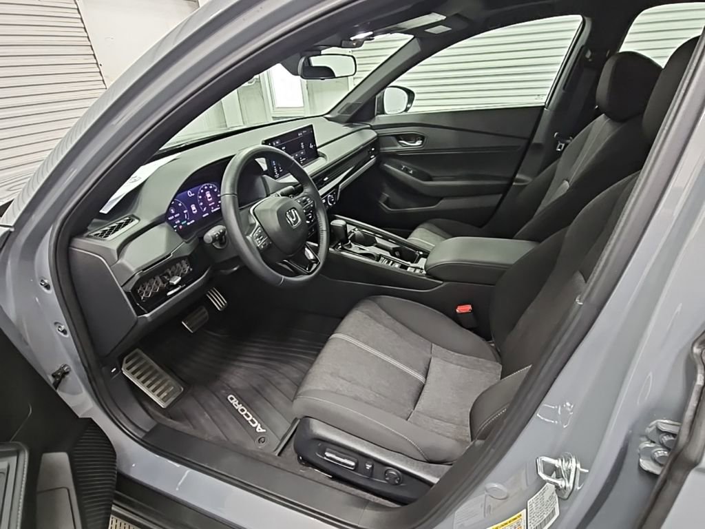 Used 2025 Honda Accord Sport image 11